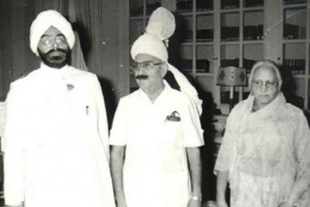 Hakim ji with Ex.President Giani Zail Singh ji
